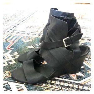 Ankle cuff wedge heel open toe sandal